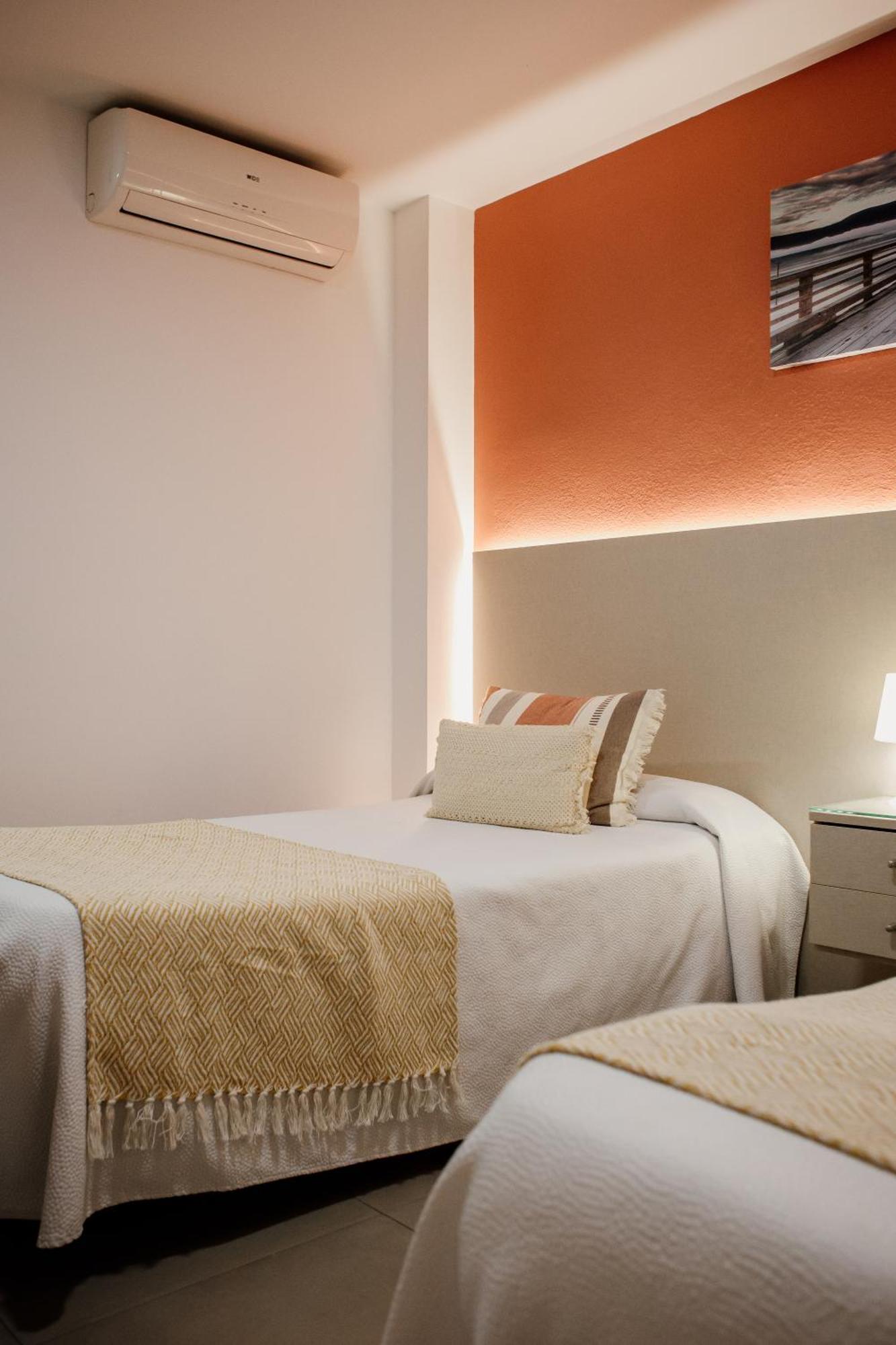 Apartamentos Turisticos Mastil 16 Malaga Exterior photo