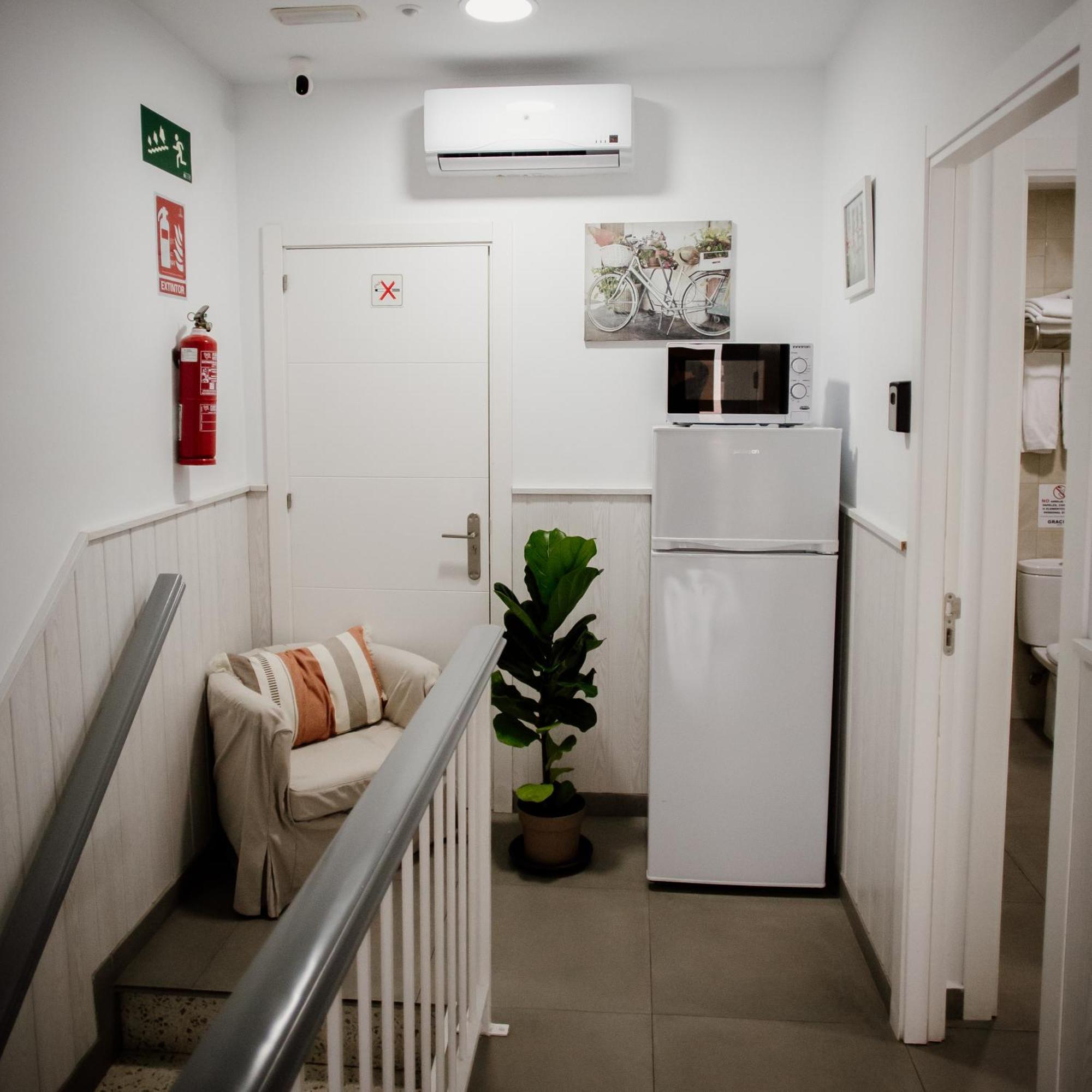 Apartamentos Turisticos Mastil 16 Malaga Exterior photo